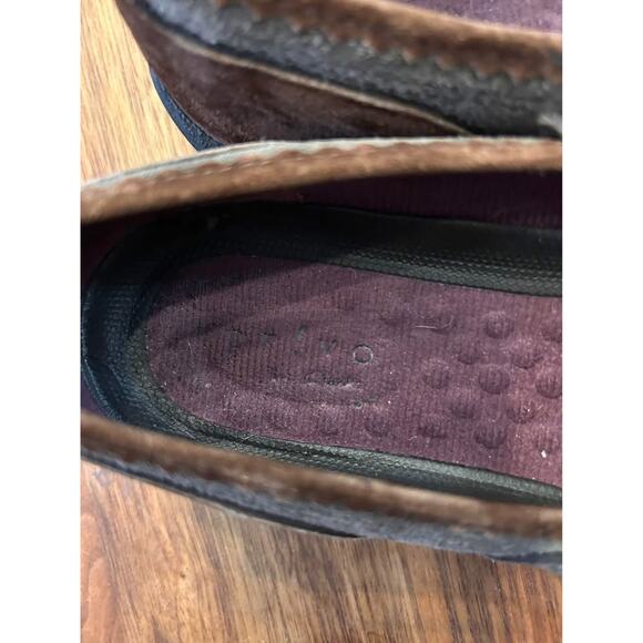 Sz 9 - Privo by Clarks Suede Mary Jane flats - Picture 2 of 4